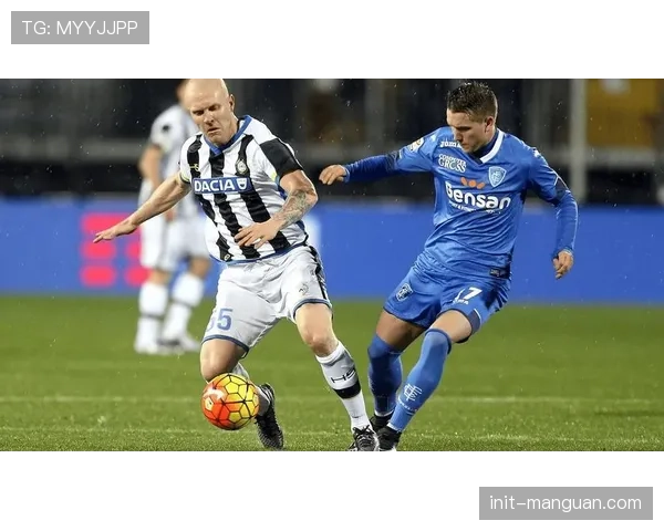 战术前瞻:面对米兰双翼,莱切预计将采用五后卫收缩边路空间 战术前瞻:面对米兰双翼,莱切预计将采用五后卫收缩边路空间